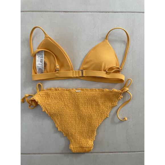 Hollister Swim Triangle Bikini Set Smocked Swimwear - Picture 6 of 10
